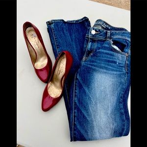 American Eagle distressed jeans